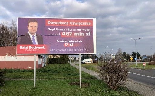 OŚWIĘCIM. Billboardowy „szach mat” posła Rafała Bochenka?