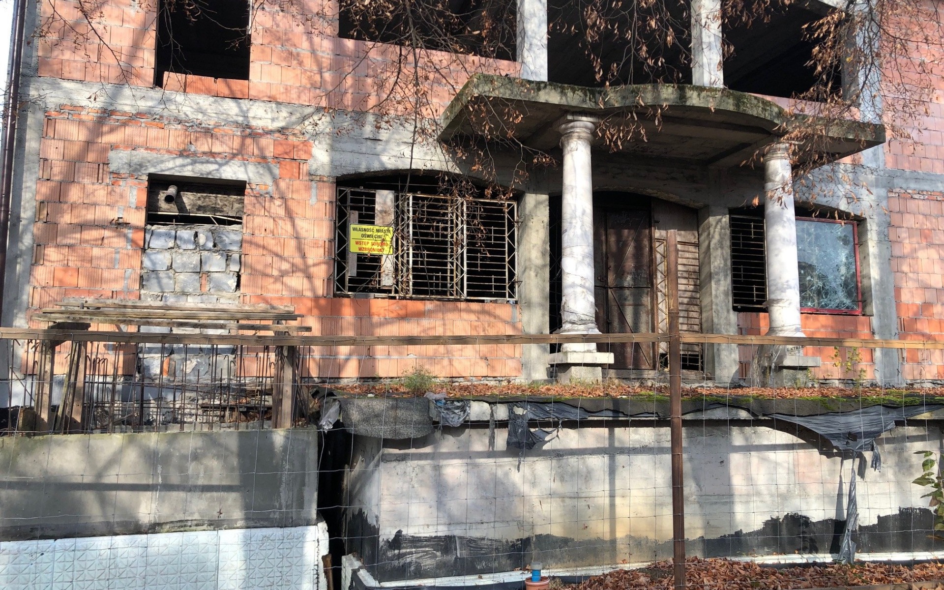 PUBLICYSTYKA. Po „Pewexie” hula wiatr i jeszcze sobie pohula…