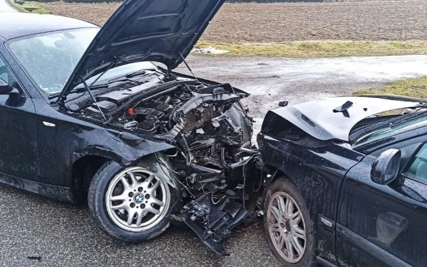 POWIAT. Kolizja trzech samochodów, winna miała prawo jazdy od tygodnia