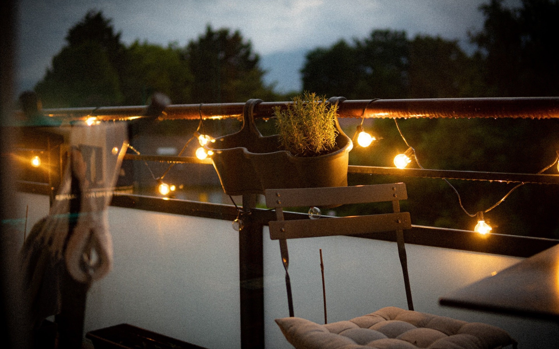 Jakie oświetlenie wybrać na balkonie lub tarasie?