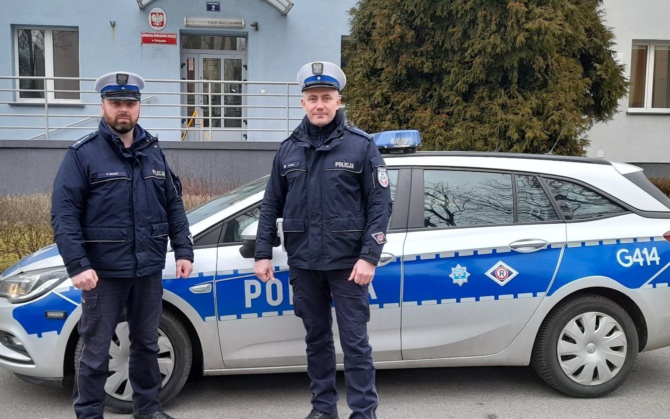 OŚWIĘCIM. Policjanci pomogli nieprzytomnemu mężczyźnie