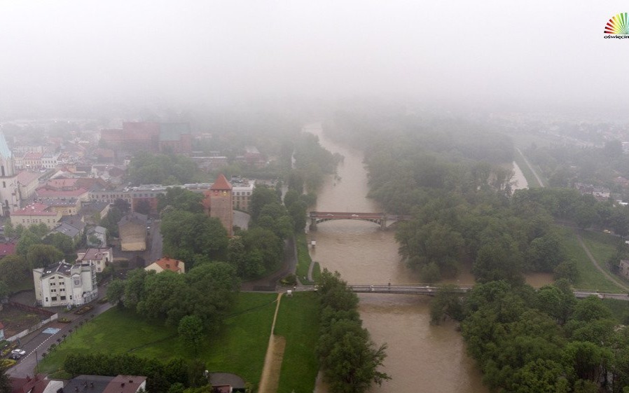 OŚWIĘCIM. IMGW ostrzega przed silnym deszczem z burzami w Małopolsce