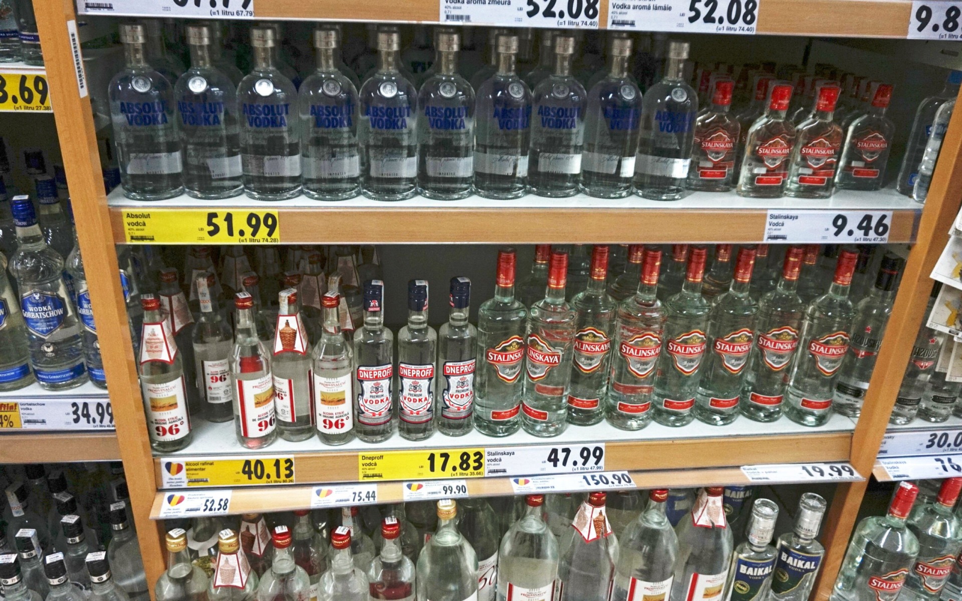 OŚWIĘCIM. Nastolatki kupiły butelkę wódki, jedna z nich miała 1,4 promila alkoholu