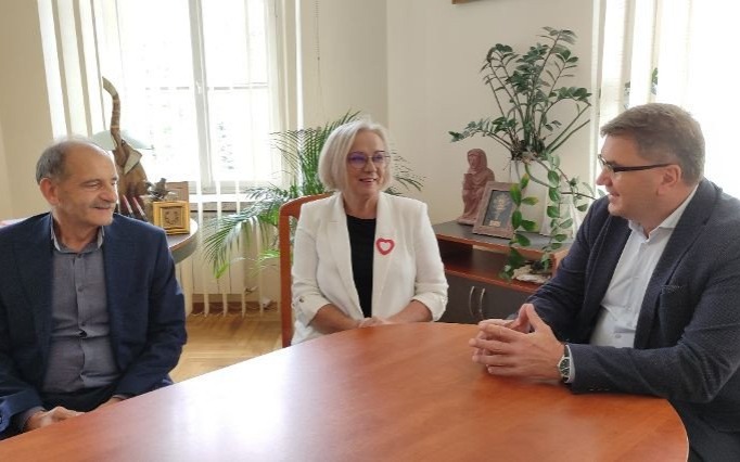 OŚWIĘCIM. Kandydatka do sejmu wizytowała schronisko dla bezdomnych zwierząt i prezydenta