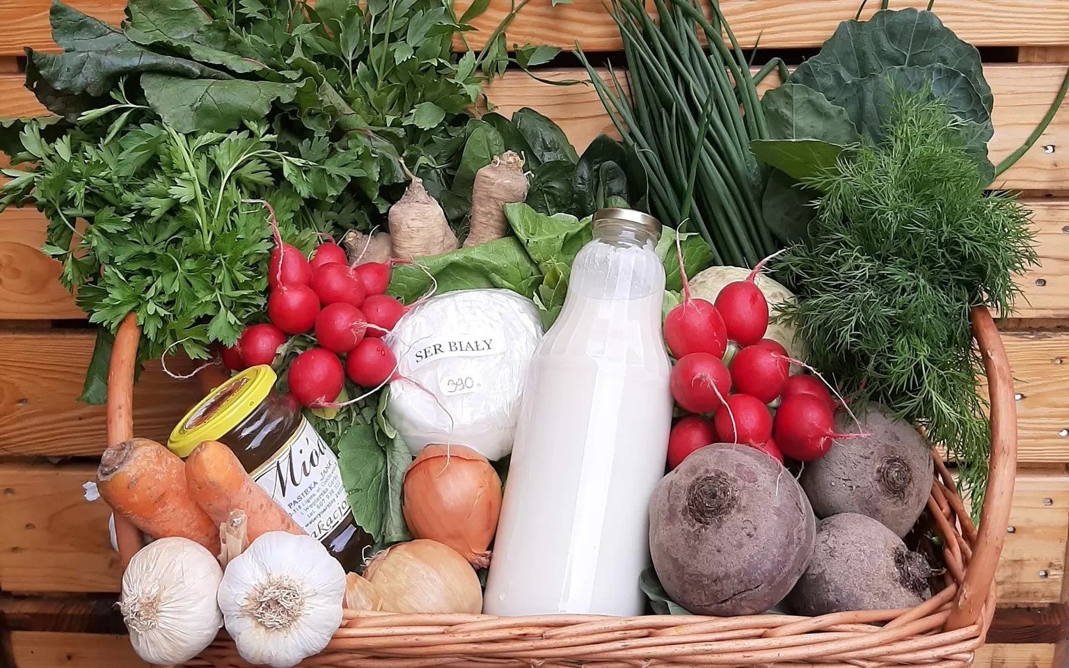 Gospodarstwo Filipczyk z Goczałkowic Zdroju oferuje w swoich sklepach firmowych świeże warzywa, owoce inne naturalne produkty