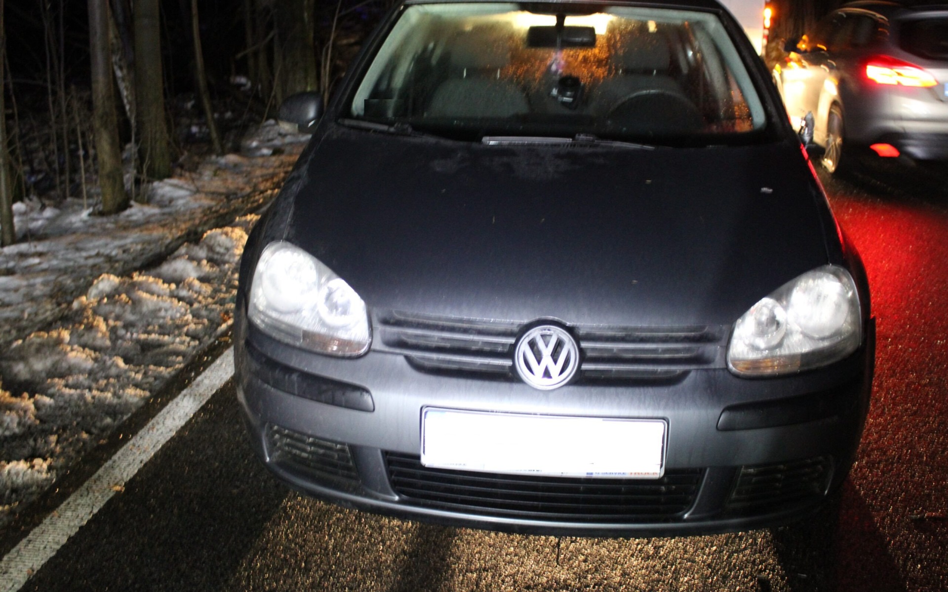 KĘTY. Poszukiwani świadkowie kolizji drogowej z udziałem dwóch samochodów