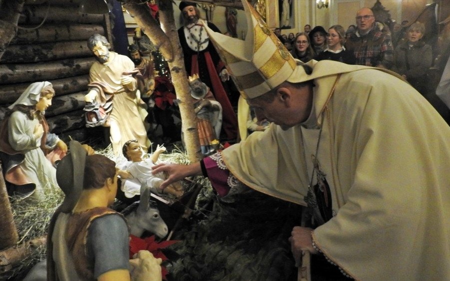 KĘTY. Biskup Pindel na Pasterce w Kętach: św. Jan Kanty żył duchem Bożego Narodzenia