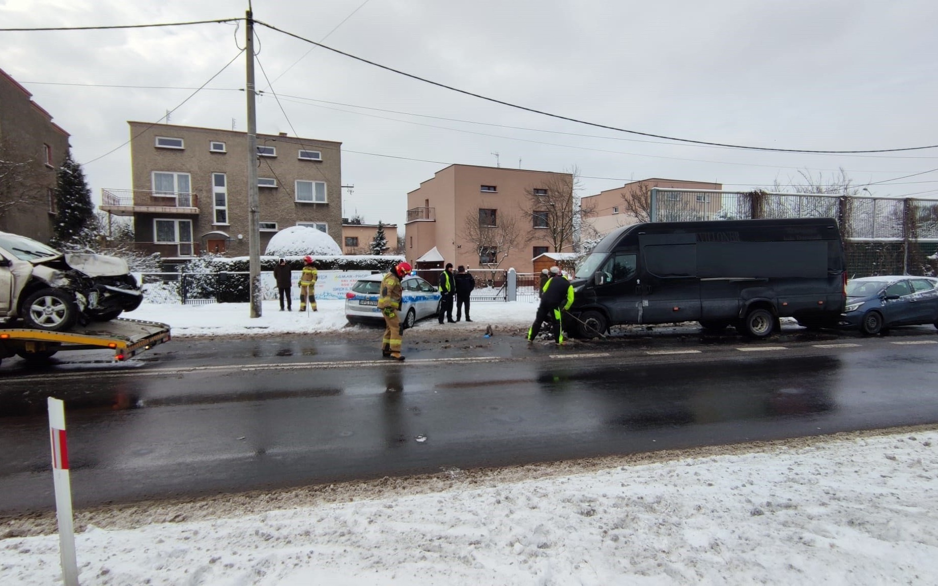 OŚWIĘCIM. Wypadek drogowy na ul. Konarskiego z udziałem 3 samochodów