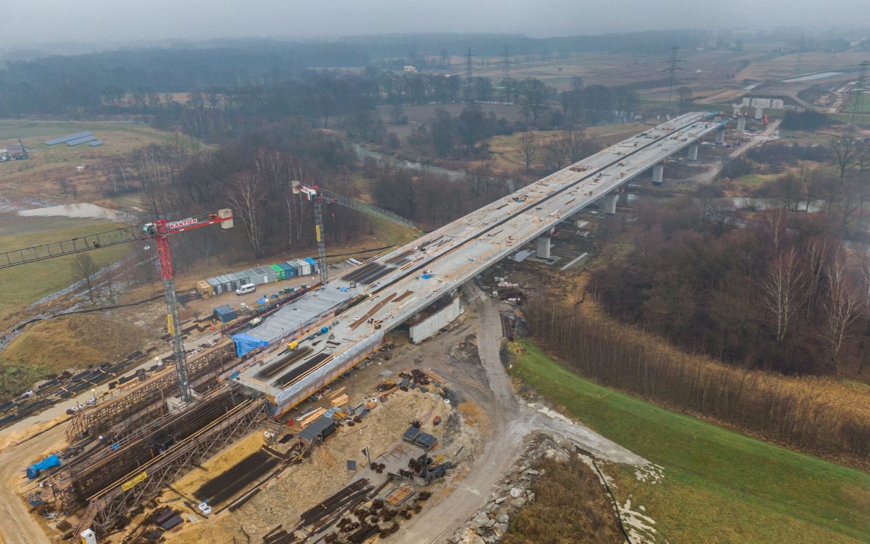 OŚWIĘCIM. Styczniowy przelot dronem nad budową nowej obwodnicy do drogi S1