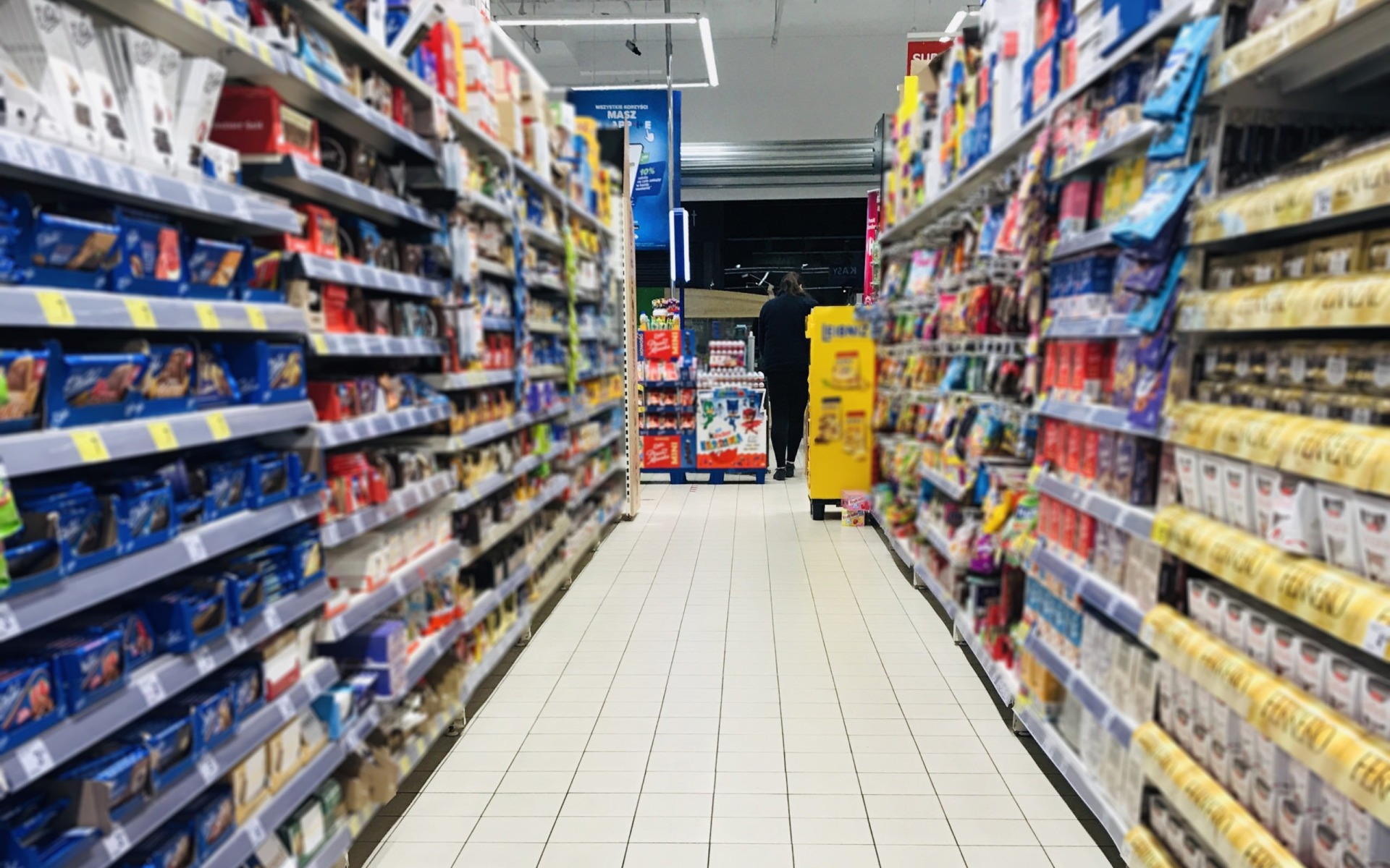 OŚWIĘCIM. Od 1 stycznia obowiązuje zakaz sprzedaży tzw. energetyków niepełnoletnim