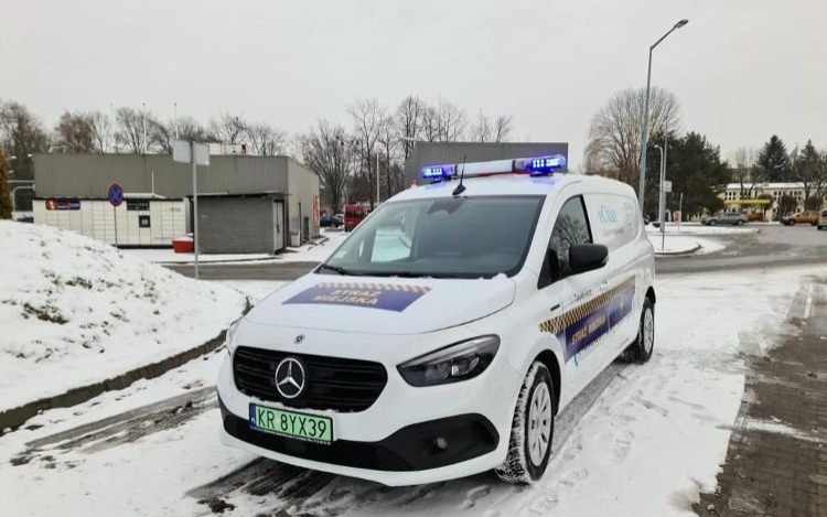 OŚWIĘCIM. Straż miejska testuje elektryczny samochód, liczą że uda się taki kupić