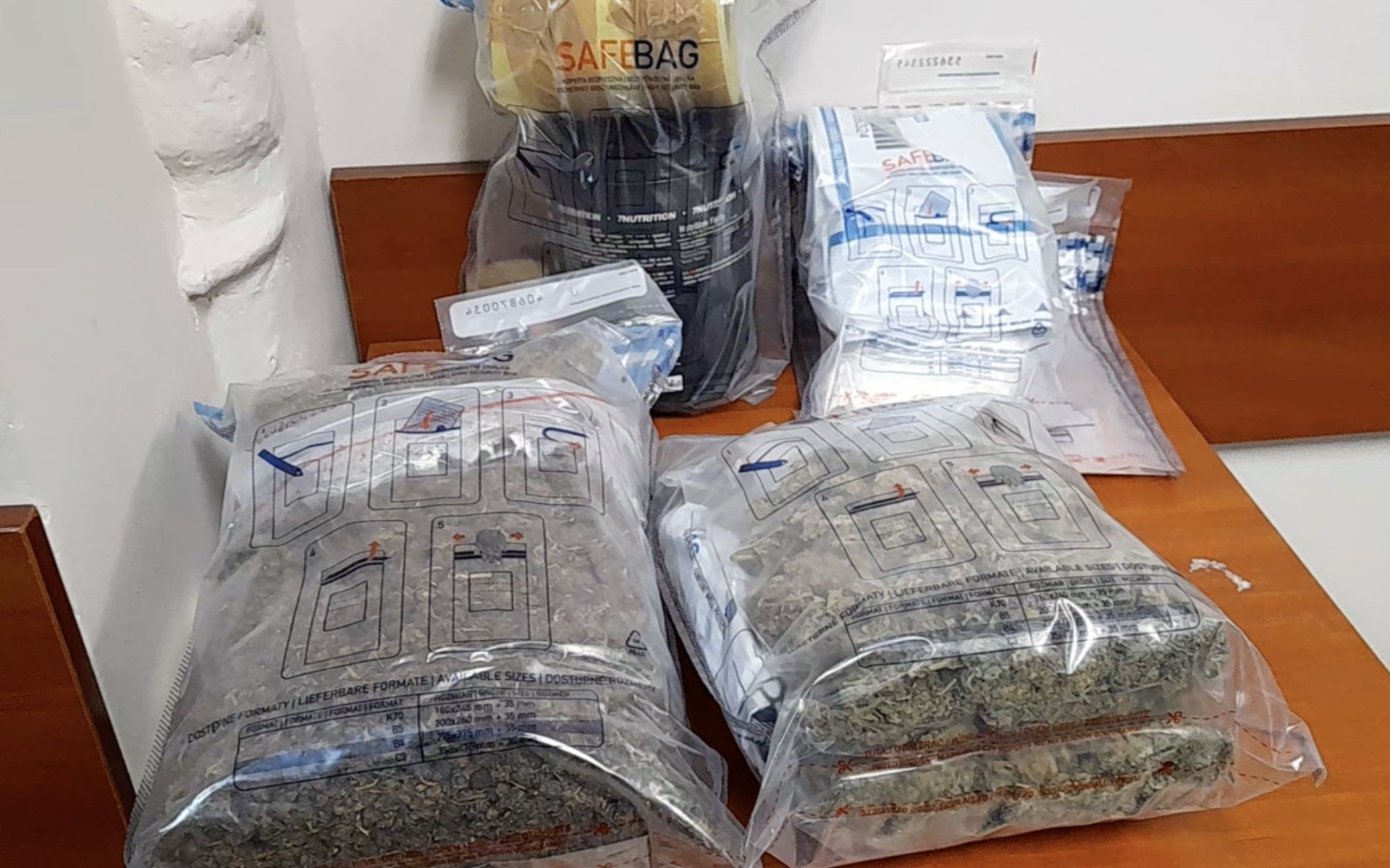 OŚWIĘCIM. Policji rozpracowali dealera narkotykowego, odpowie za 400 czynów