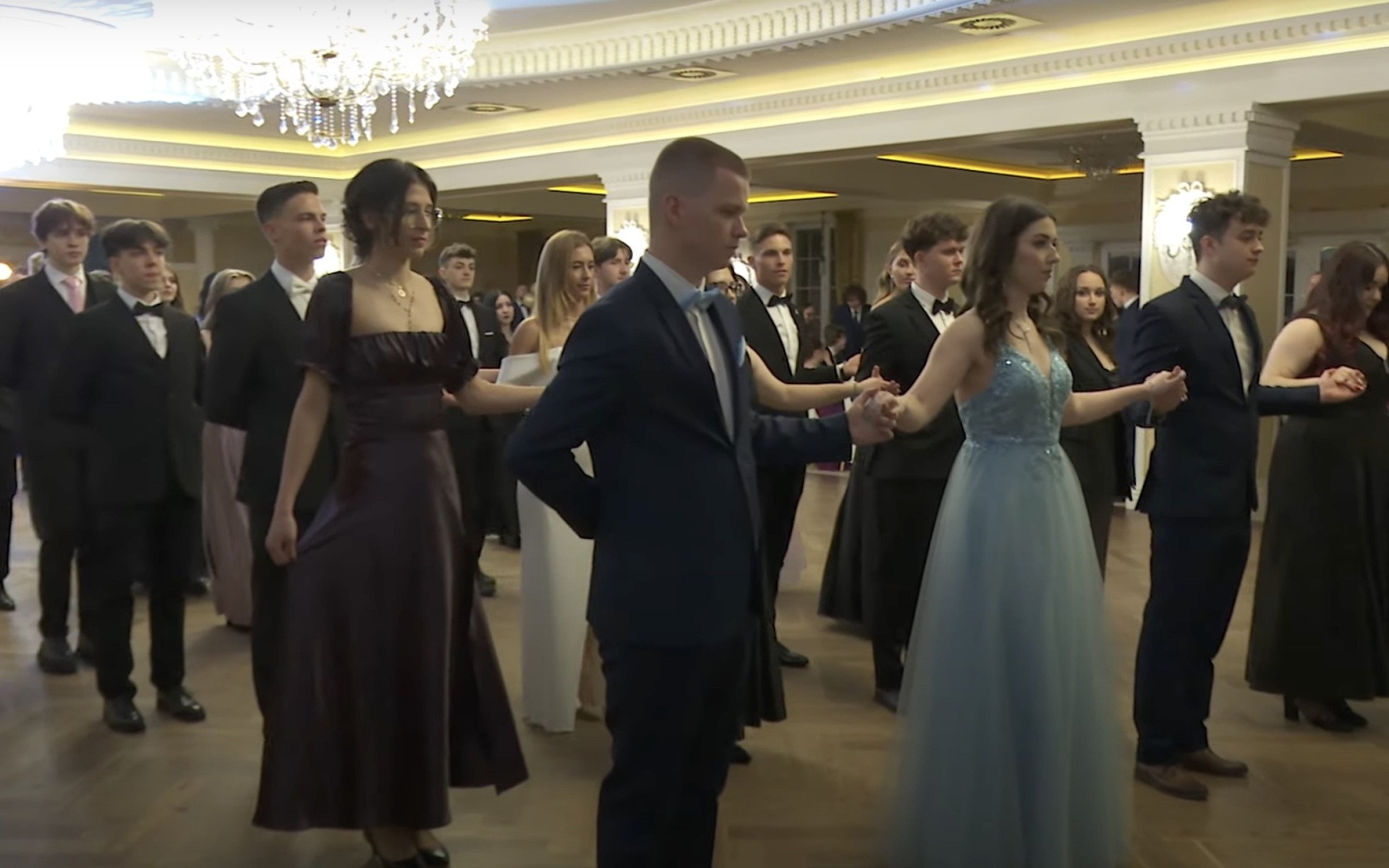 POWIAT. Studniówka 2024 uczniów powiatowego „Konara”