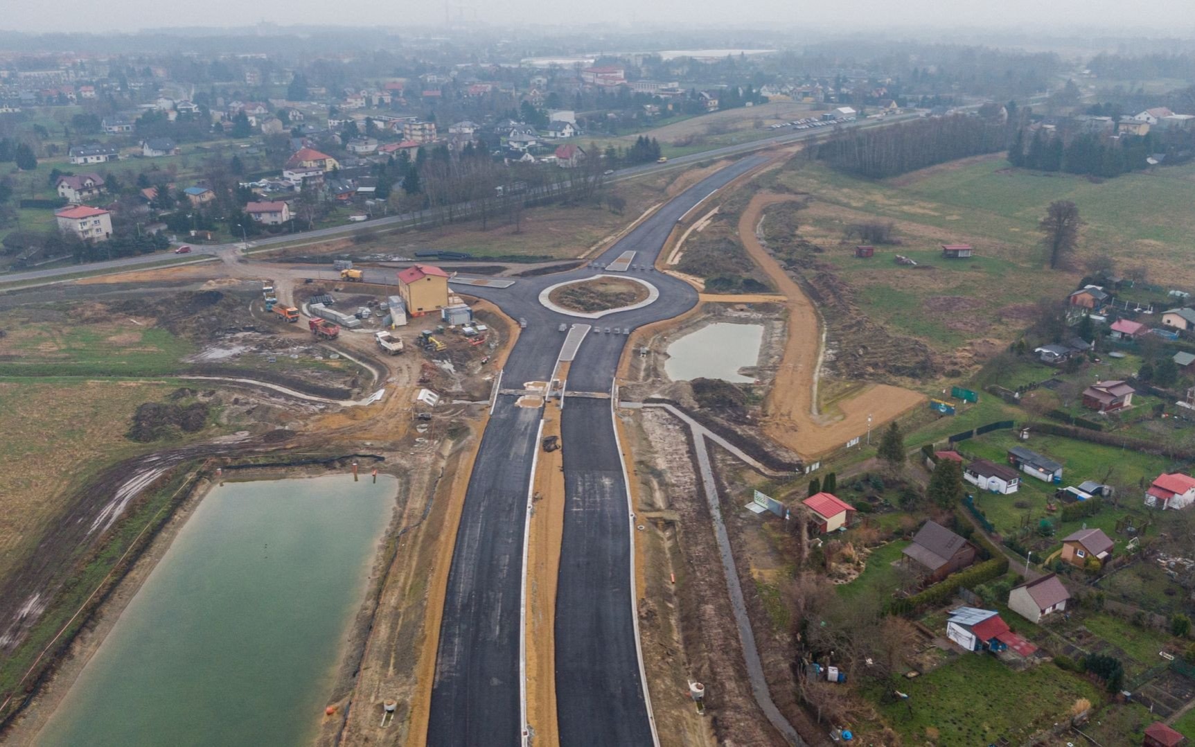 OŚWIĘCIM. Marcowy przelot dronem nad budową nowej obwodnicy Oświęcimia do drogi S1
