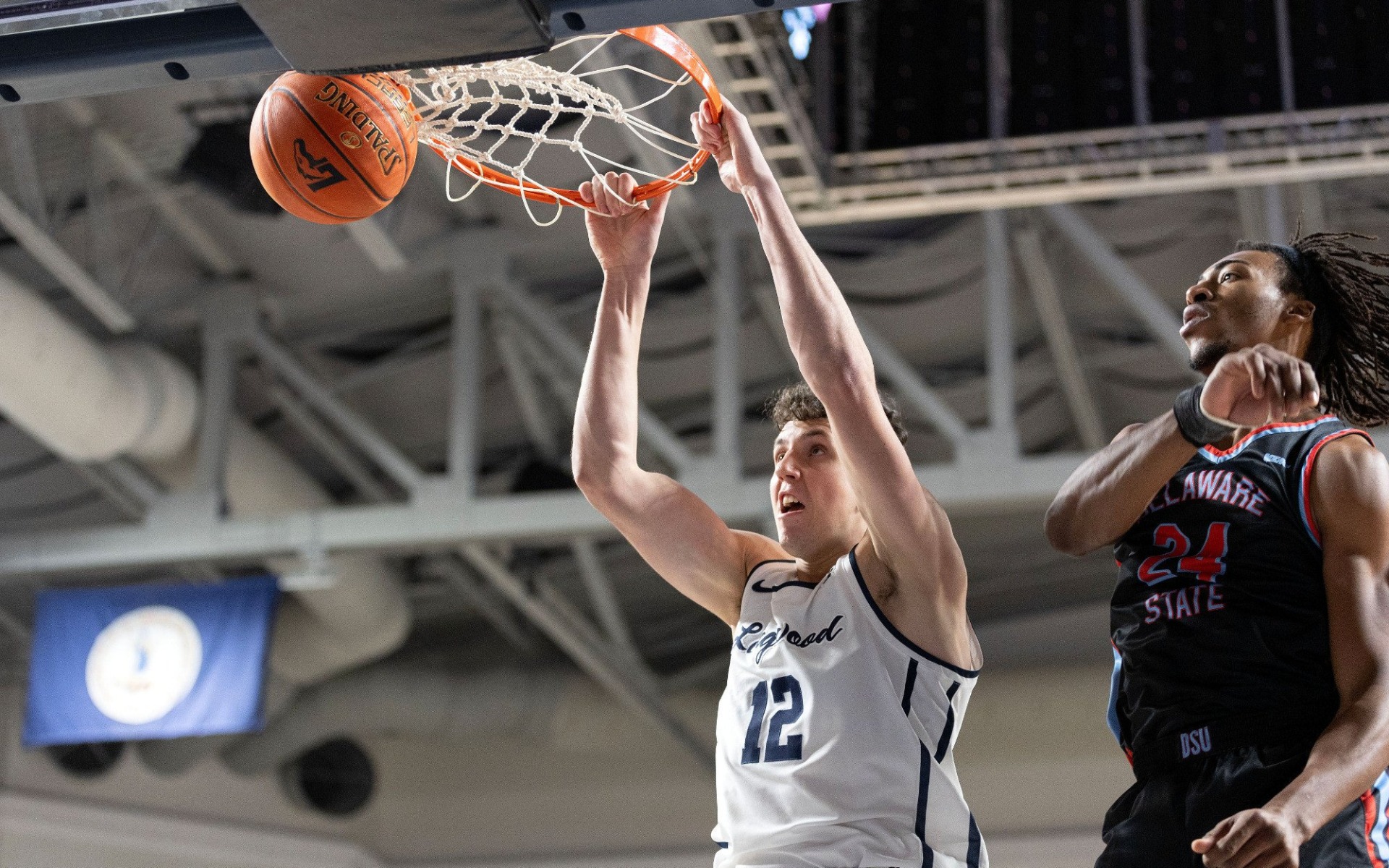 OŚWIĘCIM. Wielki sukces koszykarza Szymona Zapały i jego drużyny Lancer Longwood w USA