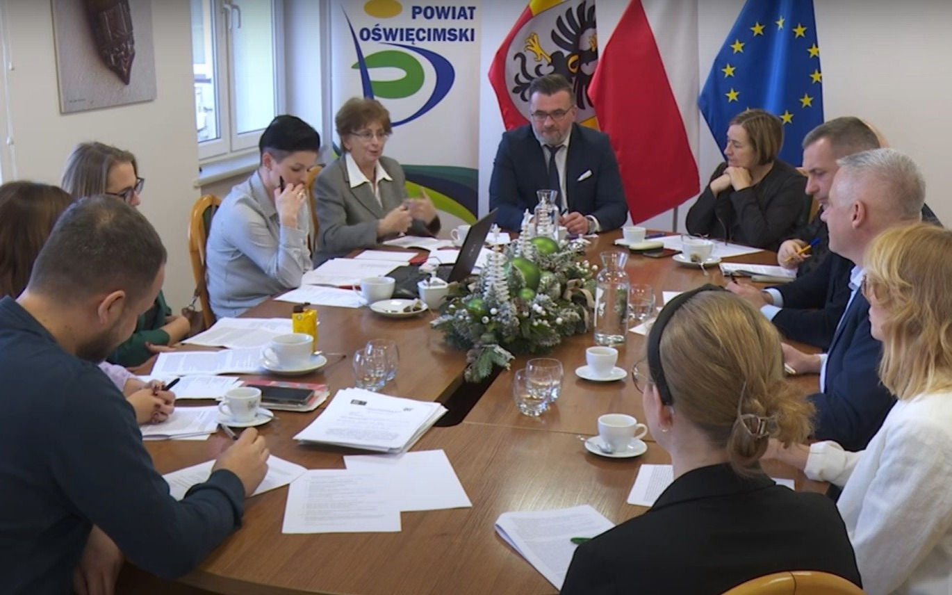 POWIAT. Konkurs promujący osoby i organizacje działające bezinteresownie na rzecz potrzebujących