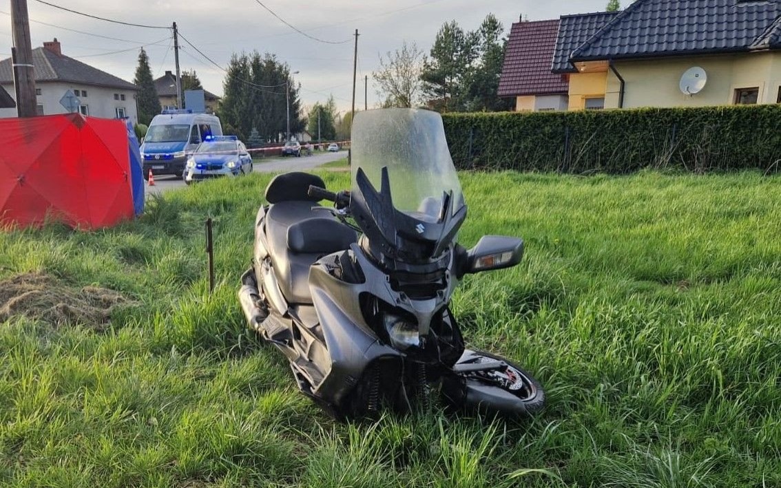 KĘTY. Śmiertelne zderzenie motocyklisty z samochodem osobowym