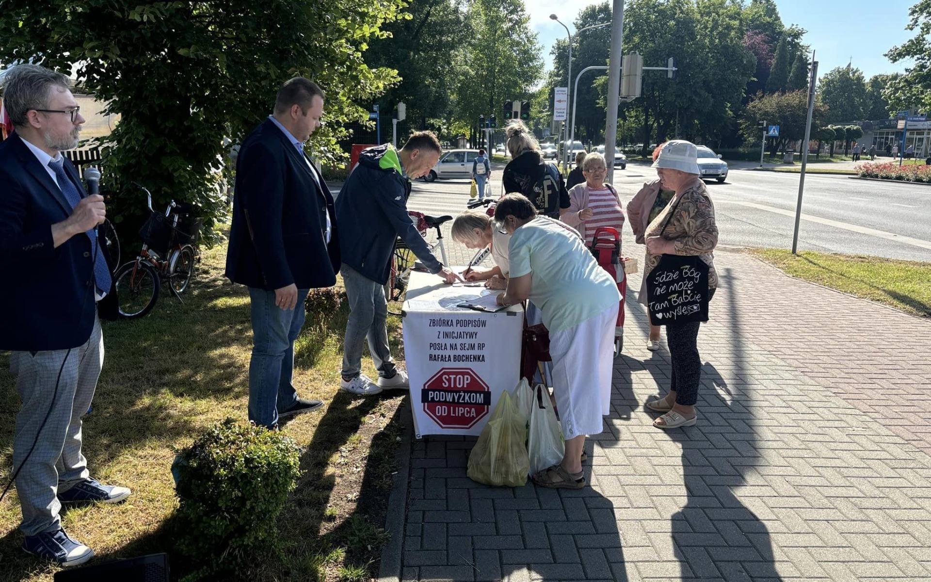 OŚWIĘCIM. Stop podwyżkom od lipca: Akcja zbierania podpisów w Oświęcimiu