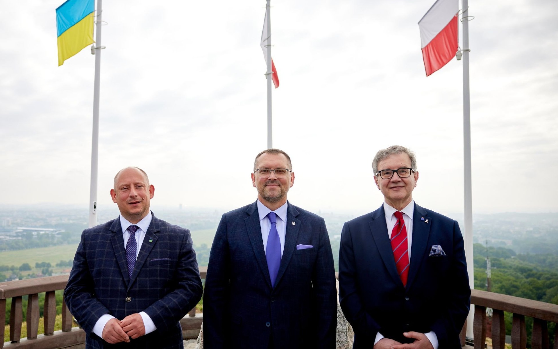 Gest solidarności: Flaga Ukrainy ponownie zawieszona na Kopcu Kościuszki