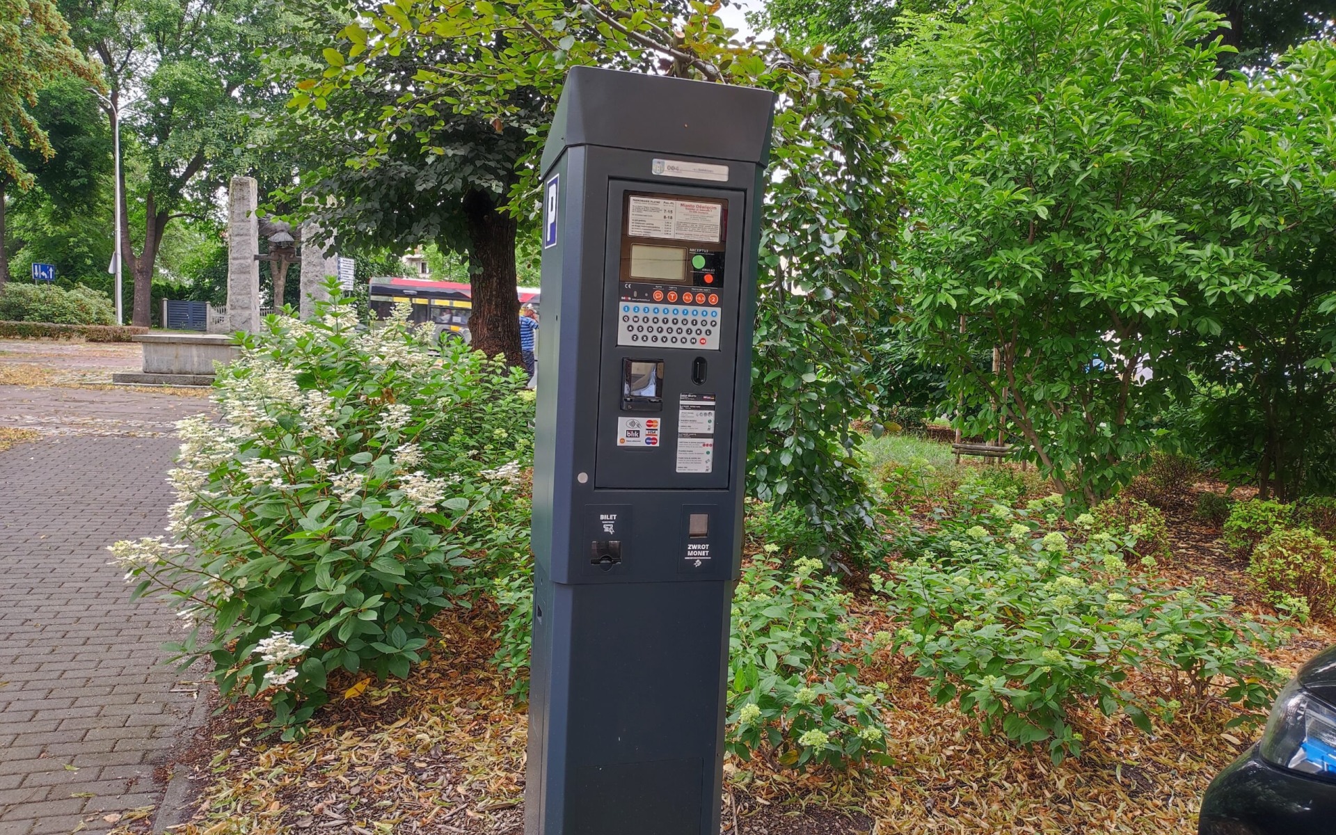 Nowe Parkomaty w Oświęcimiu: Teraz zapłacisz kartą na najważniejszych ulicach