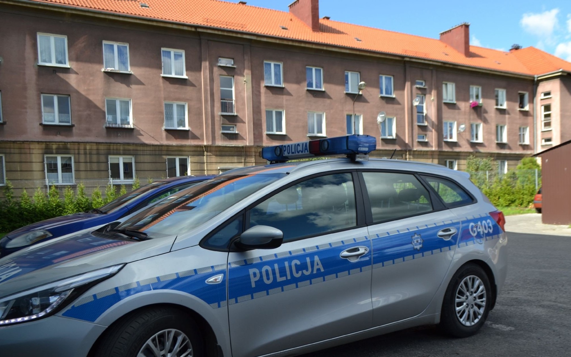 Skuteczna akcja policji z Brzeszcz: ratunek dla 48-latka