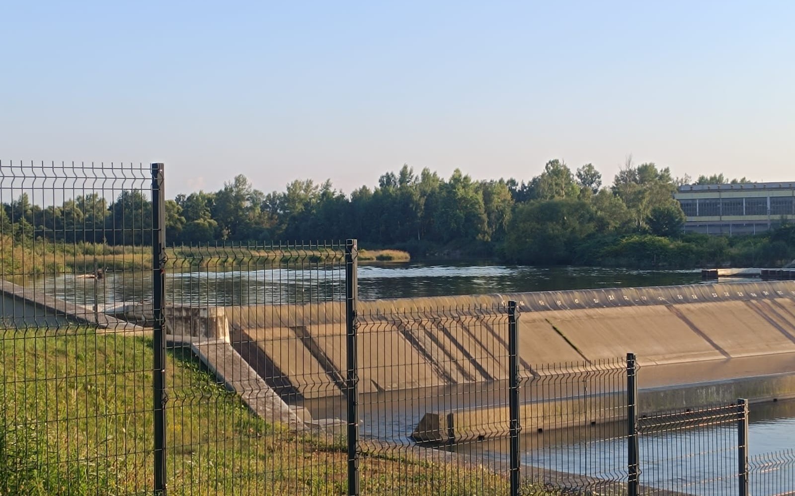 Tragiczny Wypadek w Grodzisku: Dwoje 17-latków Utonęło