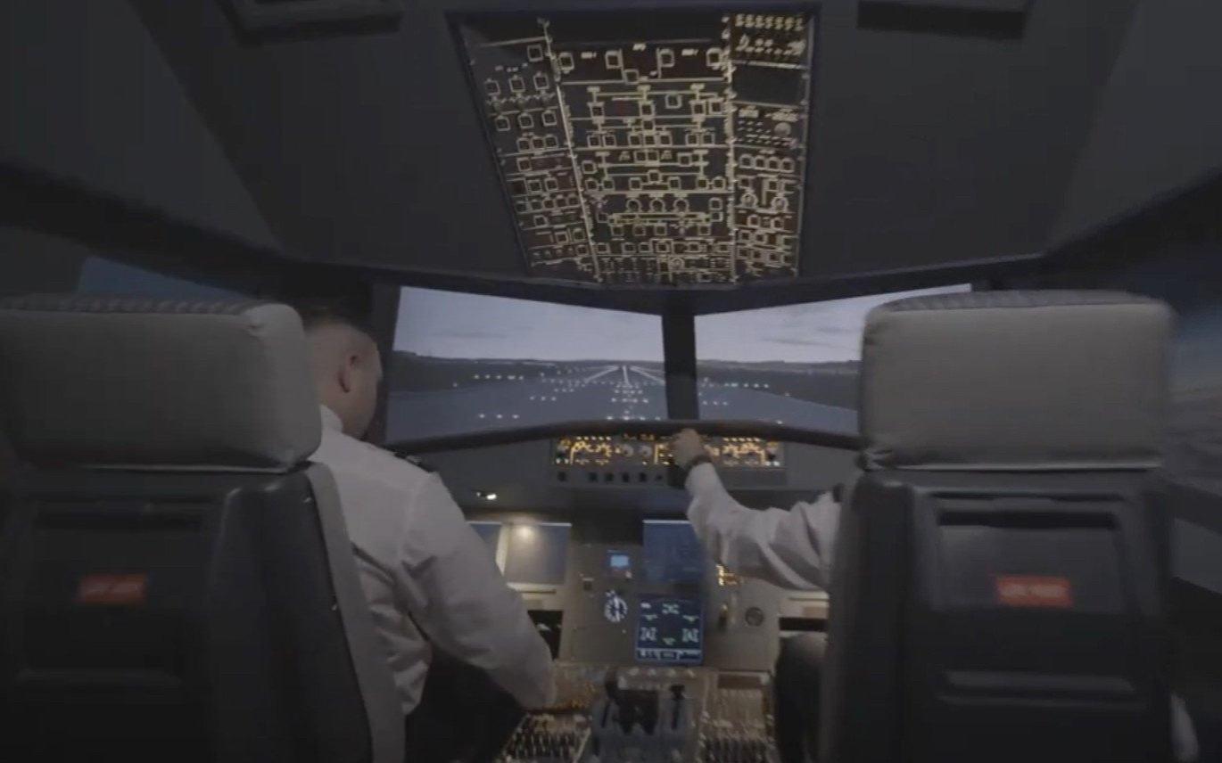 Nowa atrakcja w Centrum Edukacji Lotniczej Kraków Airport – lot w symulatorze Airbusa A320