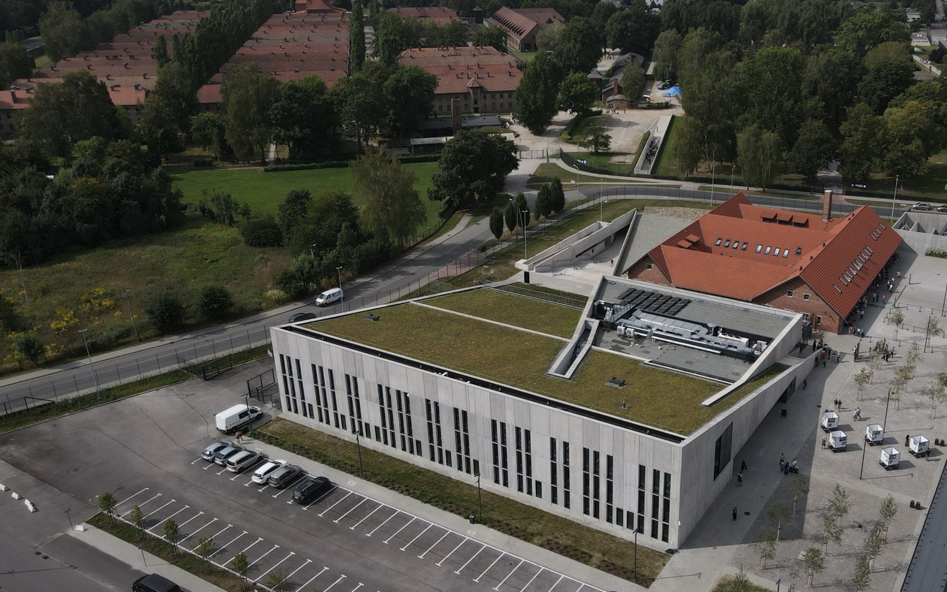 Nowy hostel przy miejscu Muzeum Auschwitz: rewolucja w wolontariacie i edukacji