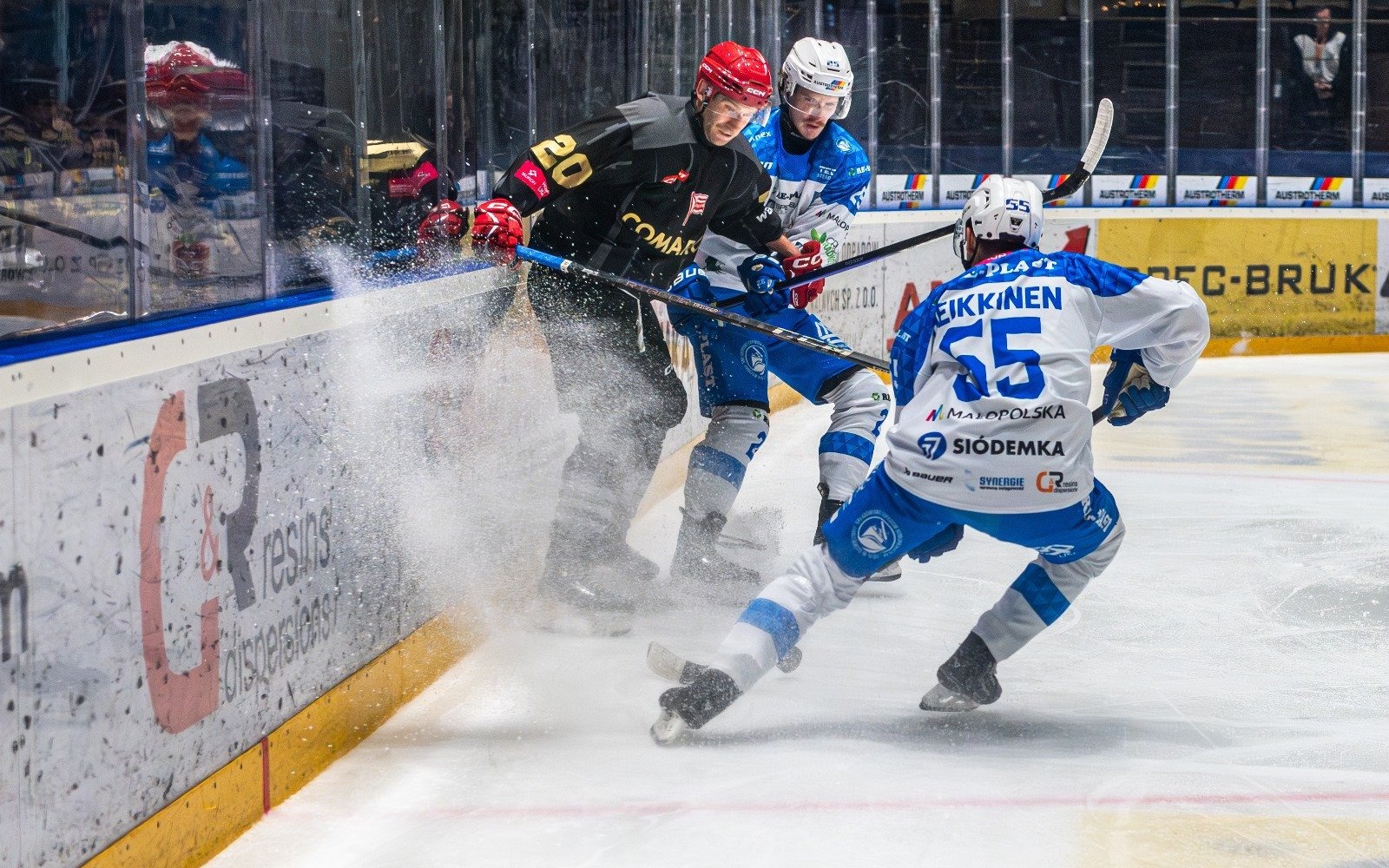 Re-Plast Unia Oświęcim pokonuje Comarch Cracovię 2:1 i awansuje na drugie miejsce w tabeli