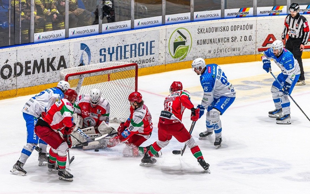 Unia Oświęcim: Dominacja na lodzie przeciwko Zagłębiu Sosnowiec w TAURON Hokej Lidze