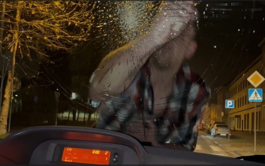 Agresja na ulicach Oświęcimia: Policjanci zatrzymali 26-latka z Krakowa