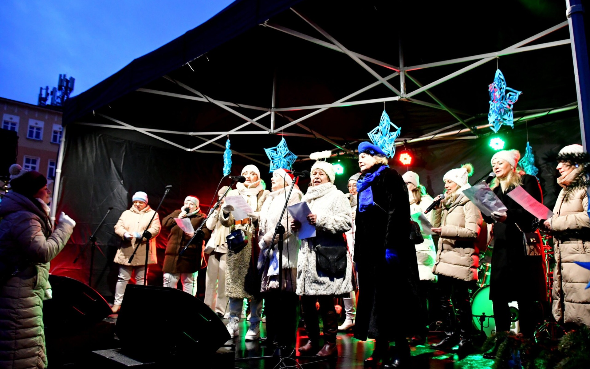 XVI Wigilia Oświęcimska na Rynku Głównym – wspólne świętowanie mimo deszczowej aury