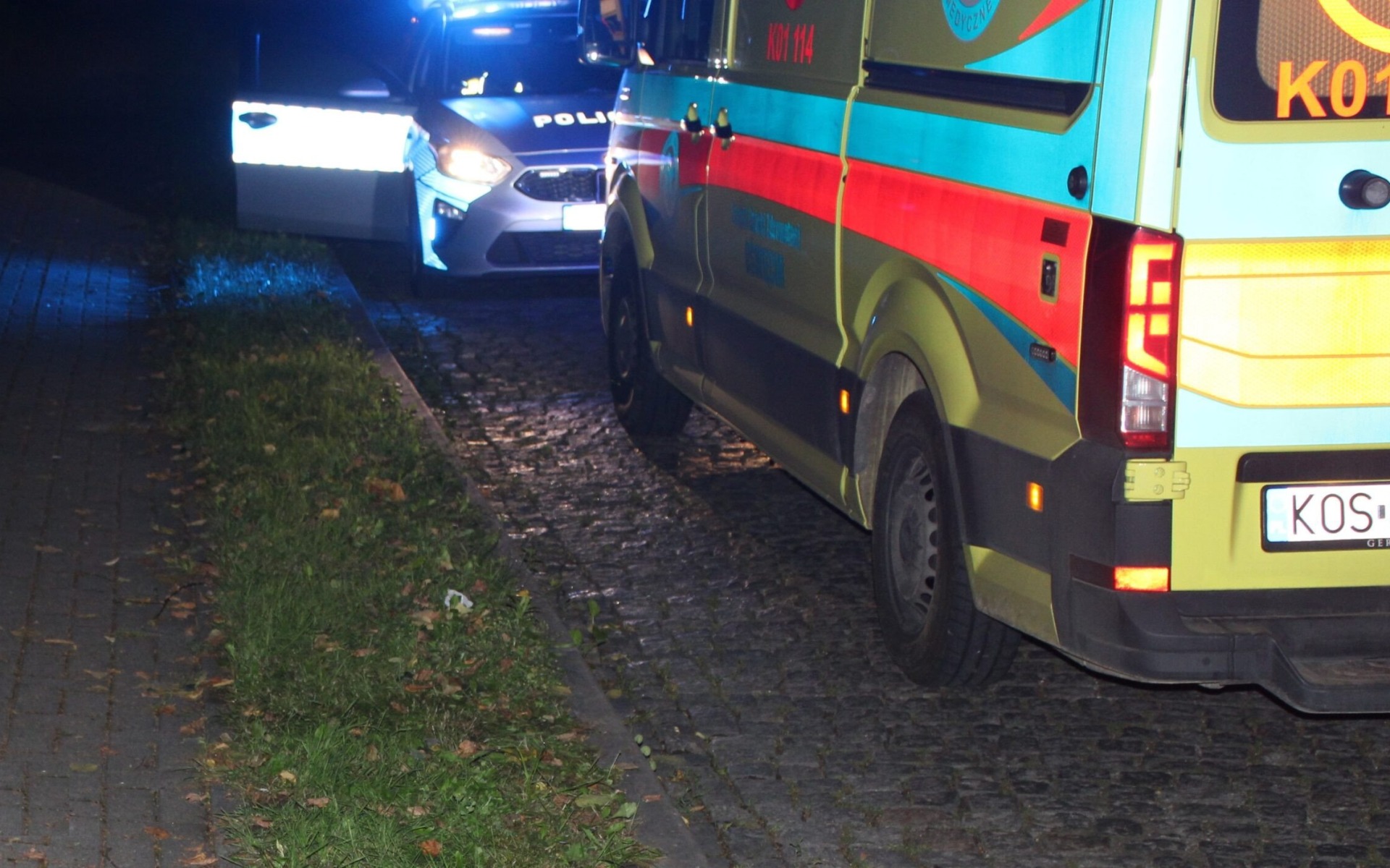 Oświęcim: Policjanci, strażacy i medycy uratowali 58-letniego mężczyznę