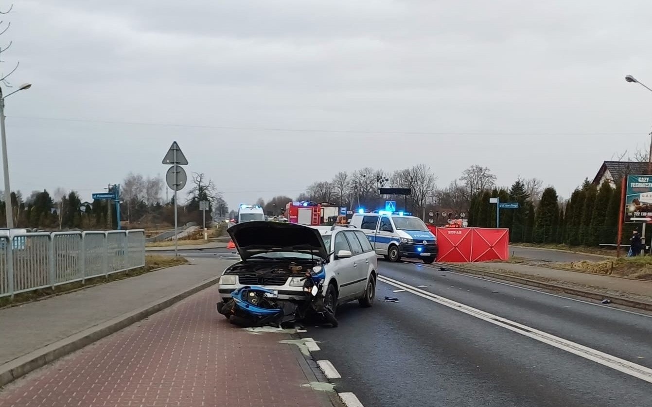 Tragiczny wypadek w Oświęcimiu! Motorowerzysta zginął na miejscu, droga zablokowana!