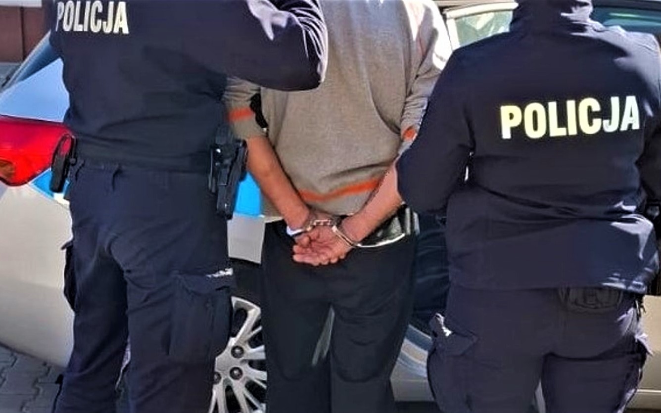 Groza w Oświęcimiu! 23-latek groził matce nożem – został zatrzymany po policyjnym pościgu