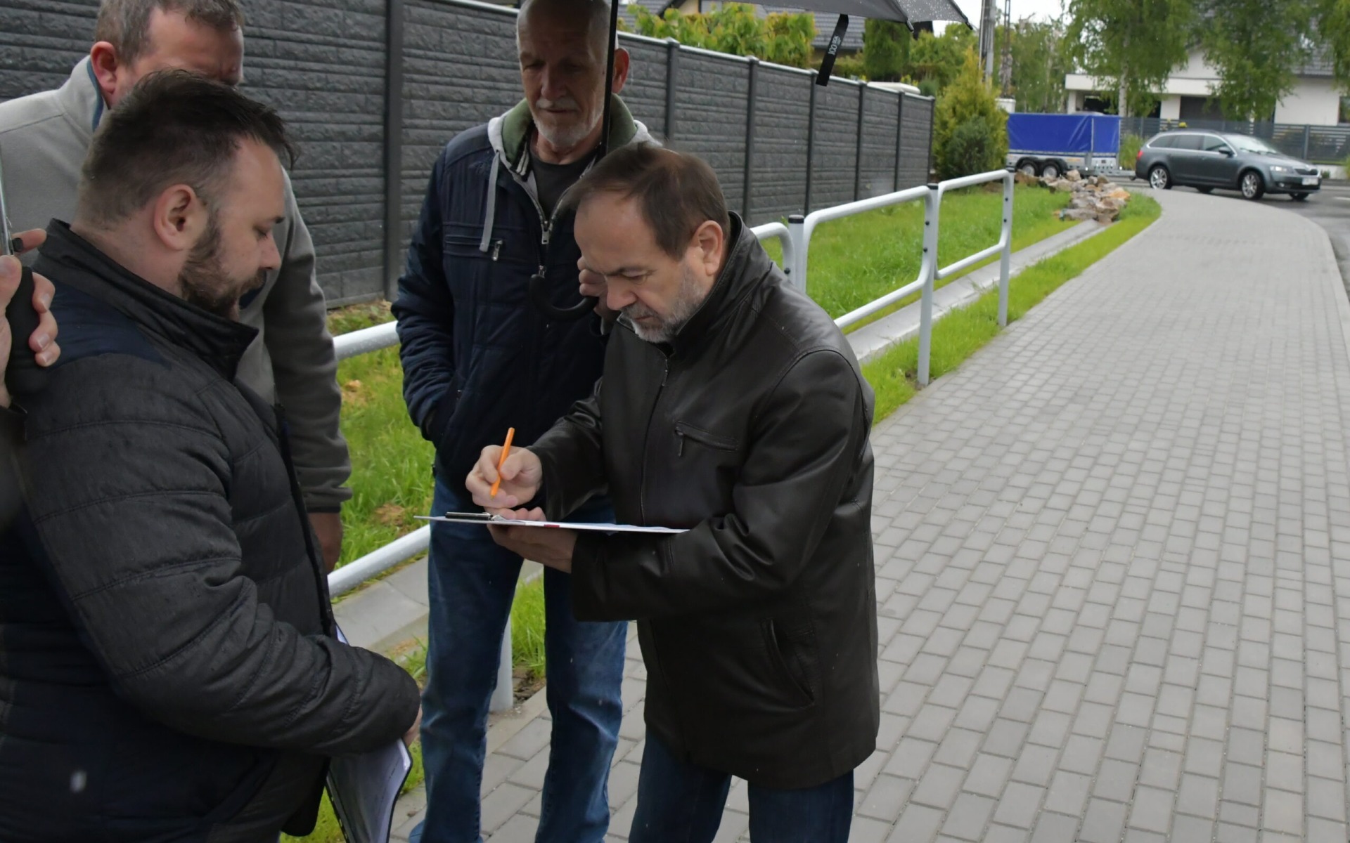 Nowy chodnik przy ul. Stara Droga w Bulowicach. Bezpieczniej dla pieszych