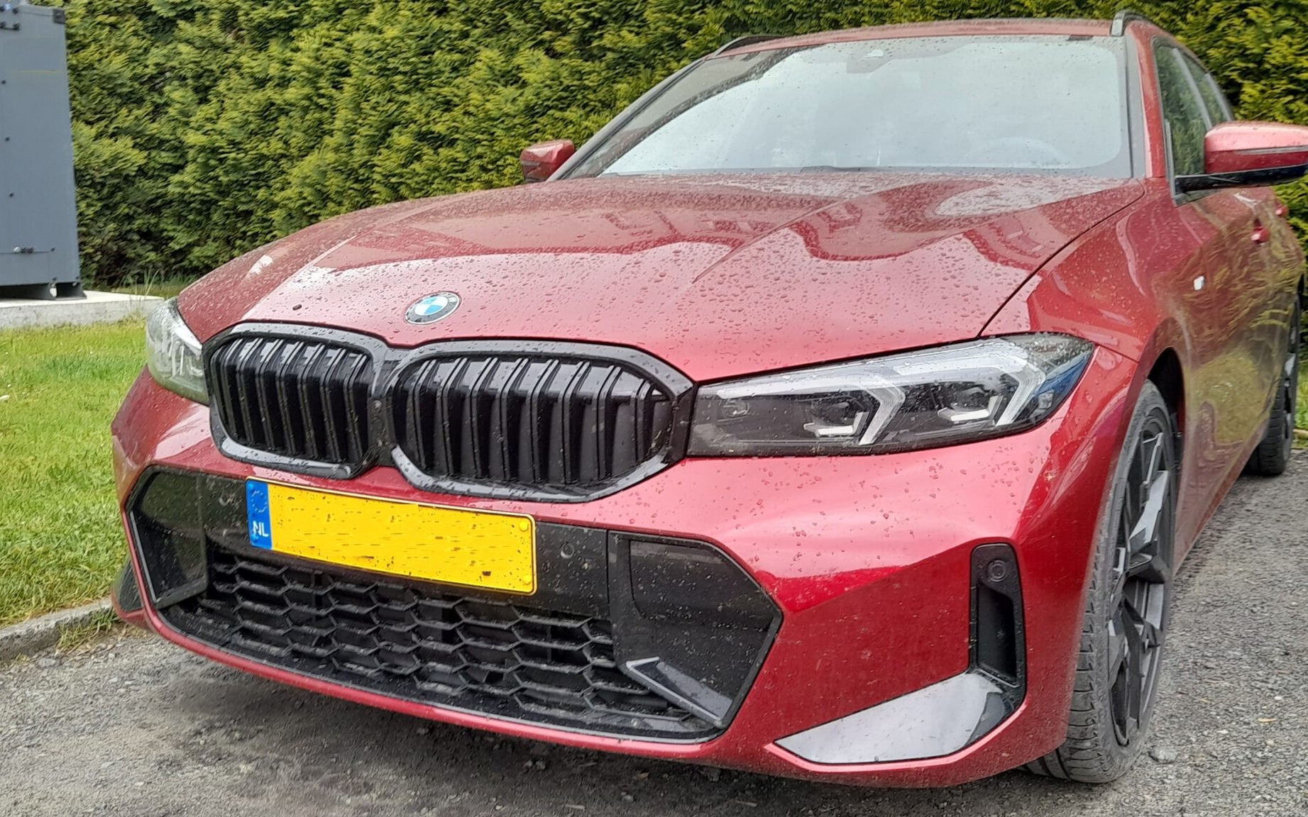 Luksusowe BMW za 300 tys. zł odzyskane w Przeciszowie! Obcokrajowcy zatrzymani przez policję!