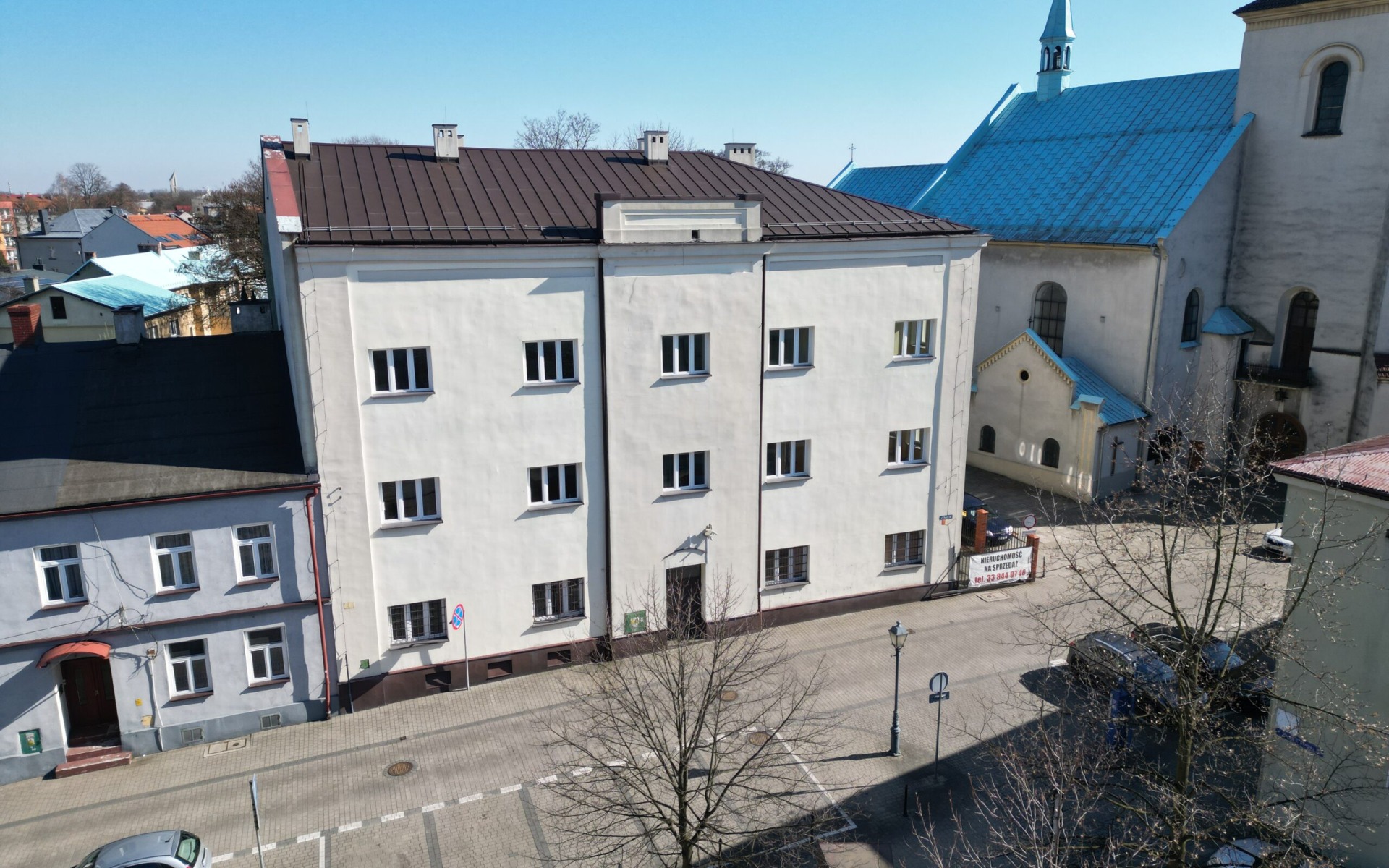 Nowe życie zabytkowej szkoły w Oświęcimiu – Muzeum Żydowskie przejmuje historyczny budynek