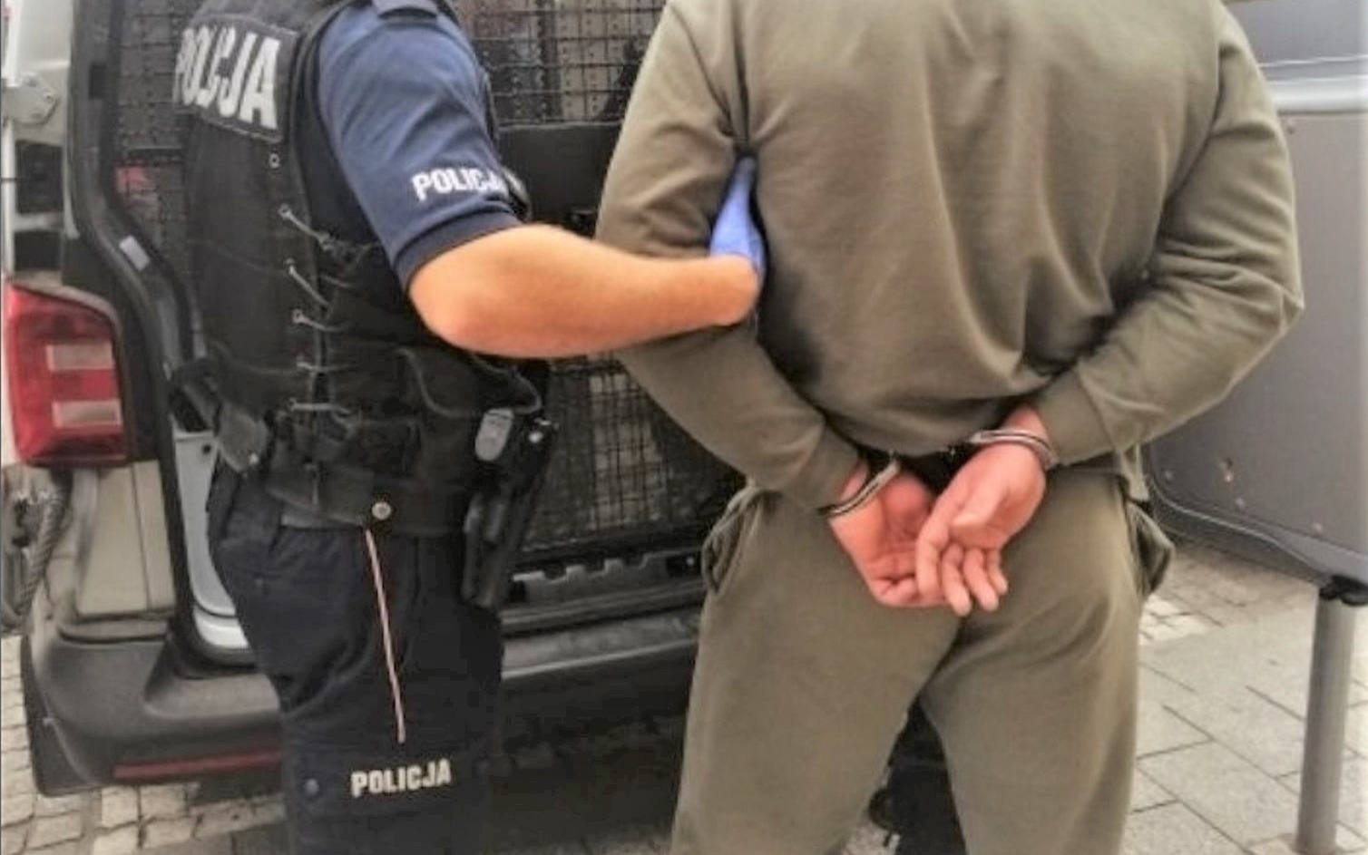 Policja wkroczyła na Zasole i zatrzymała poszukiwanego za pobicie! 45-latek już za kratkami