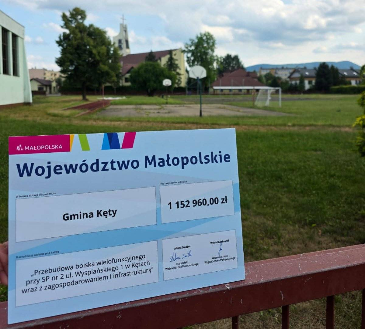 Boisko wielofunkcyjne, bieżnie i siłownia terenowa – rusza modernizacja w Kętach