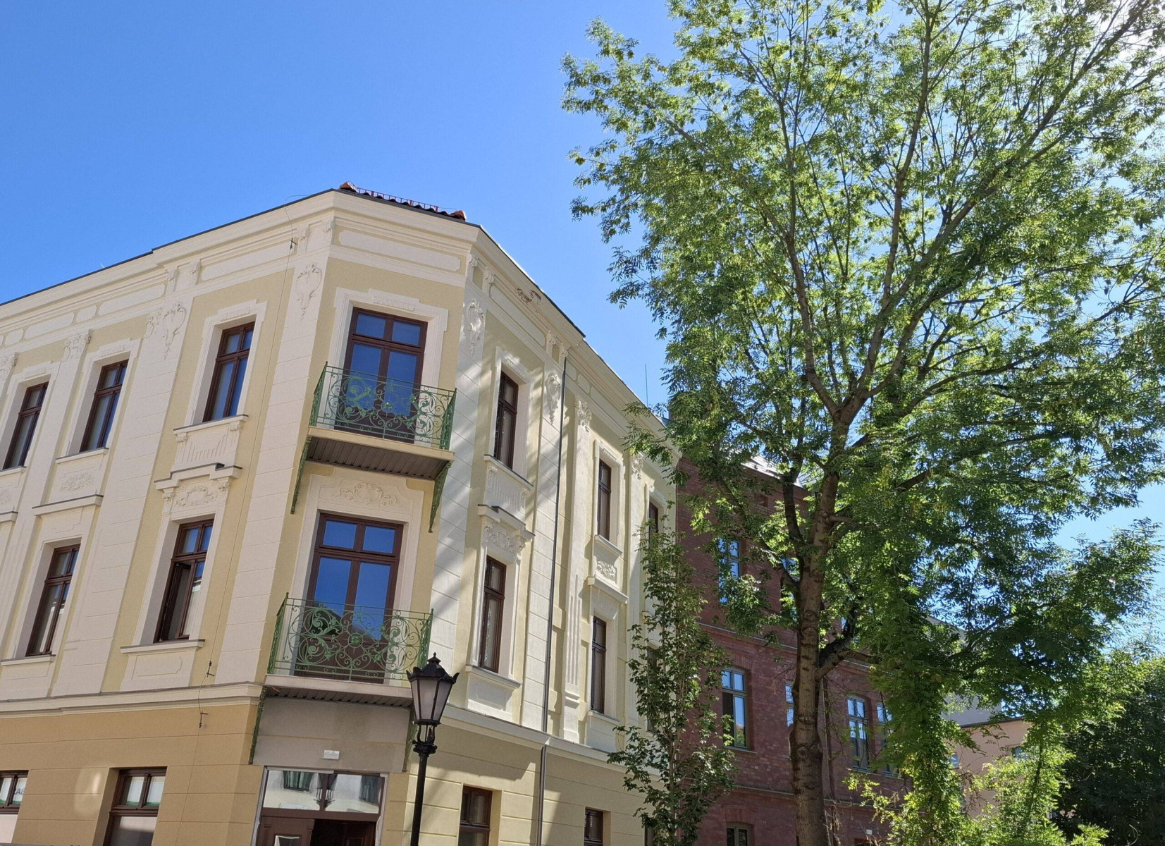 Zrujnowane przez lata – dziś perełki! Zobacz, jak Kamienica przy Mickiewicza zmieniła Starówkę Oświęcimia