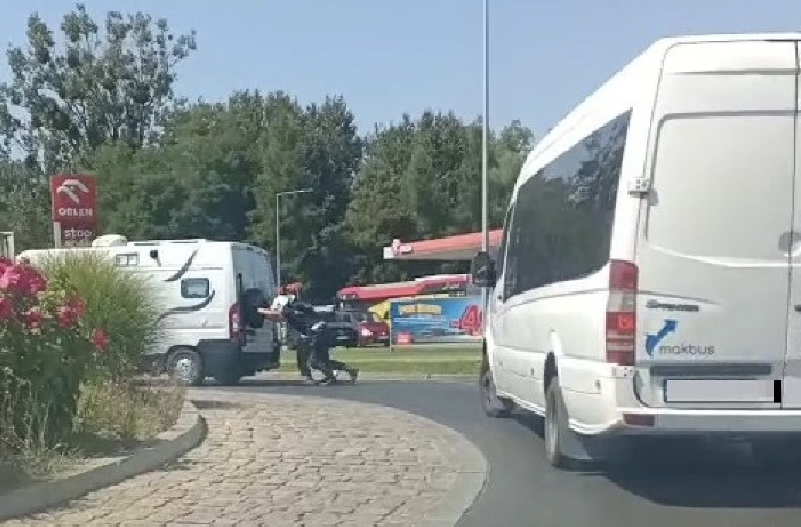 Oświęcim: Kamper zablokował ulicę! Policjanci na motocyklach ruszyli z pomocą