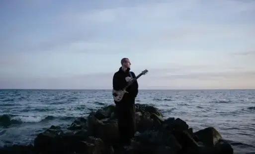 Nowy album absolwenta kęckiej „Dąbrowskiej”