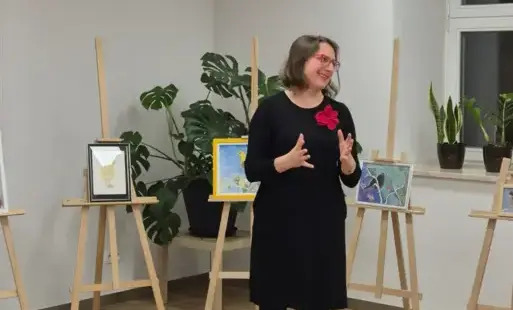 Wernisaż wystawy „Raz farbą, raz kredką, raz tuszem”