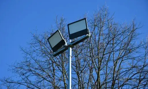 Nowe Oświetlenie boiska treningowego TS Hejnał