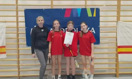 V miejsce drużyny dziewcząt z „Dwójki” w Małopolskich Igrzyskach Dzieci w Badmintonie!