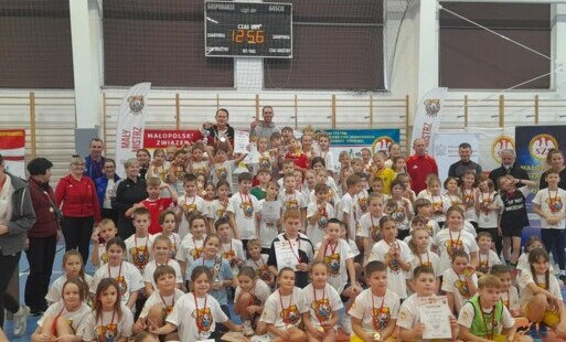 V miejsce drużyny z SP 2 Kęty w Małopolskich Igrzyskach Dzieci w Grach i Zabawach „Mały Mistrz”