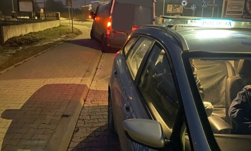 Policjanci zatrzymali nietrzeźwego kierowcę auta dostawczego