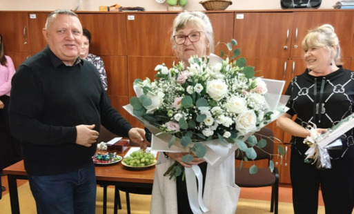 Ogromne podziękowania i gorące życzenia zdrowia, szczęścia i pomyślności dla Pani Haliny Młocek od społeczności Szkoly Podstawowej nr 2 w Kętach