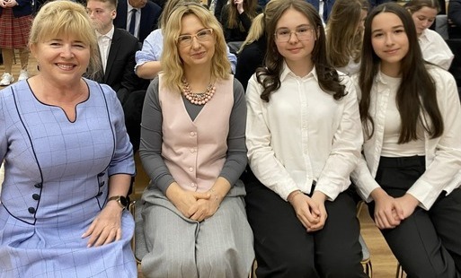 Uczennice „Dwójki” na uroczystej gali konkursowej w Krakowie